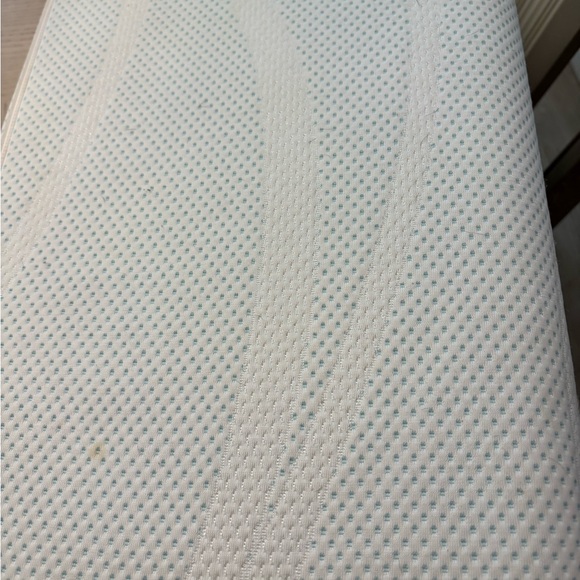 Tempur-Pedic ,designed to provide proper alignment, support and comfort - Picture 7 of 10